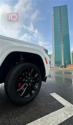 جیپ گراند شیرۆکی